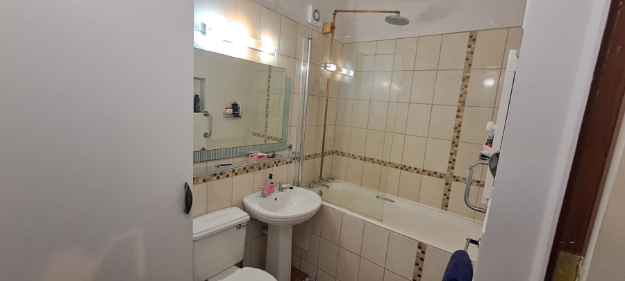 To Let 3 Bedroom Property for Rent in Bettys Bay Western Cape